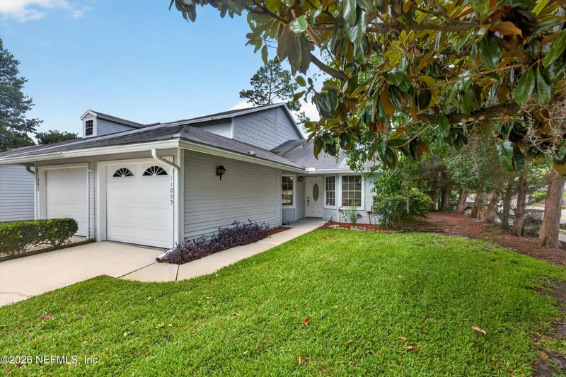 11095 Wandering Oaks Dr, Jacksonville, FL 32257