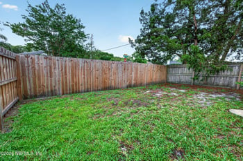 11095 Wandering Oaks Dr, Jacksonville, FL 32257