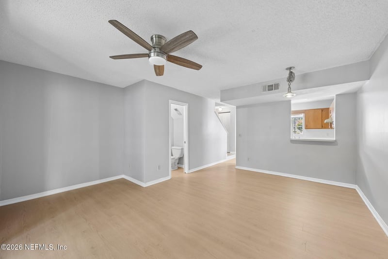 111 1st St #28, Jacksonville, FL 32206