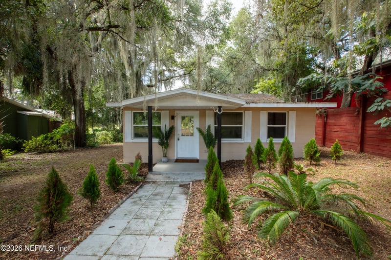 111 2nd St, Melrose, FL 32666