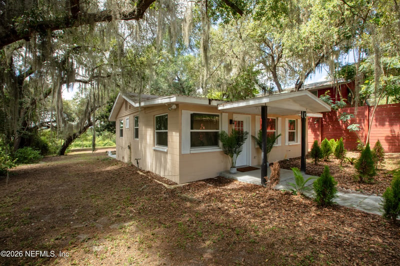 111 2nd St, Melrose, FL 32666