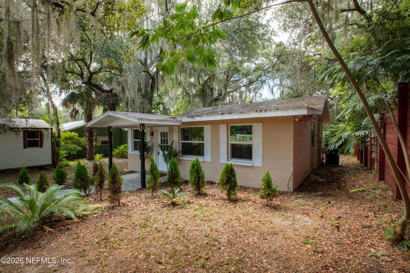 111 2nd St, Melrose, FL 32666