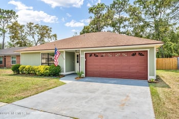 1112 Dorwinion Dr, Jacksonville, FL 32225