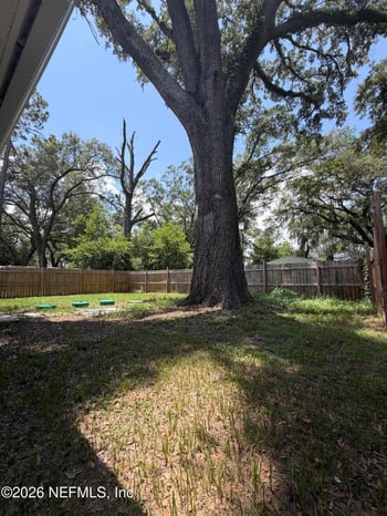 11126 Pine St, Jacksonville, FL 32218