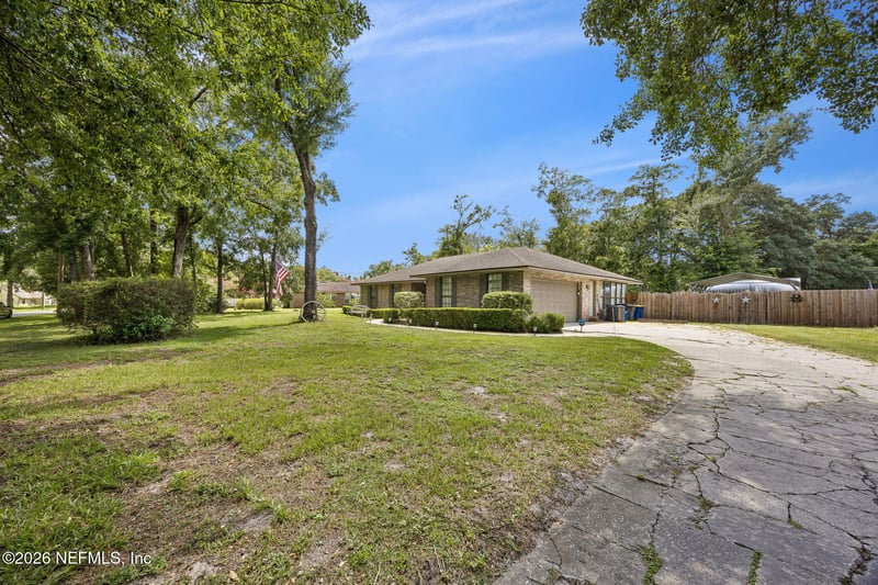 11166 Woodelm Dr E, Jacksonville, FL 32218