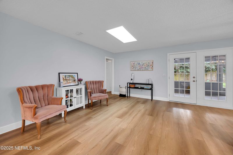 1118 Executive Cove Dr, St Johns, FL 32259
