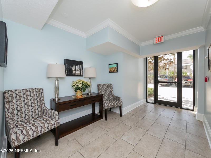 112 5th Ave S #402, Jacksonville Beach, FL 32250