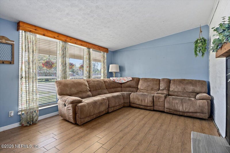 11214 Emuness Rd, Jacksonville, FL 32218