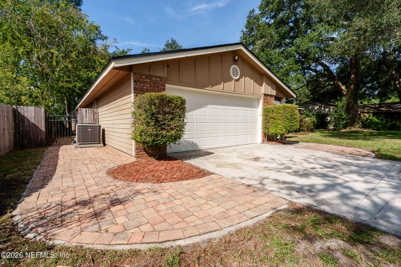 11250 Cloverhill Cir W, Jacksonville, FL 32257