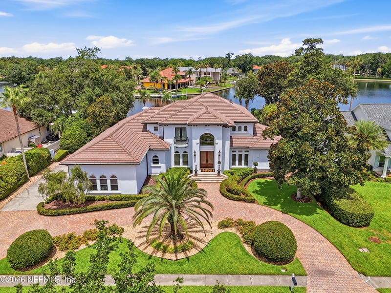 1126 Shipwatch Dr E, Jacksonville, FL 32225