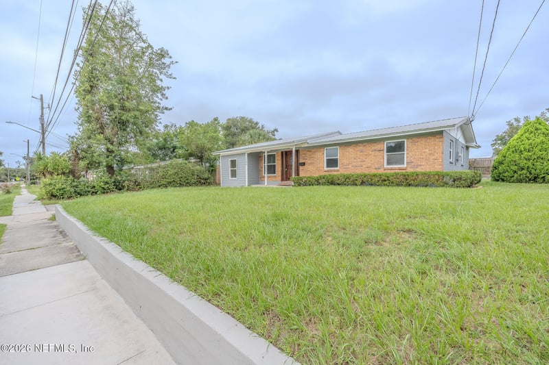 11272 Avery Dr, Jacksonville, FL 32218