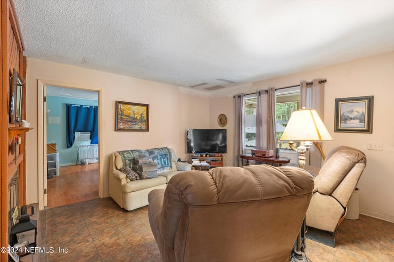 1128 Taylor Rd, Jacksonville, FL 32234