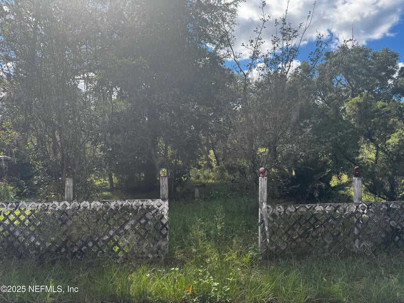 113 3rd St, Melrose, FL 32666
