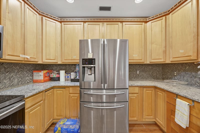 11319 Simmons Rd, Jacksonville, FL 32218