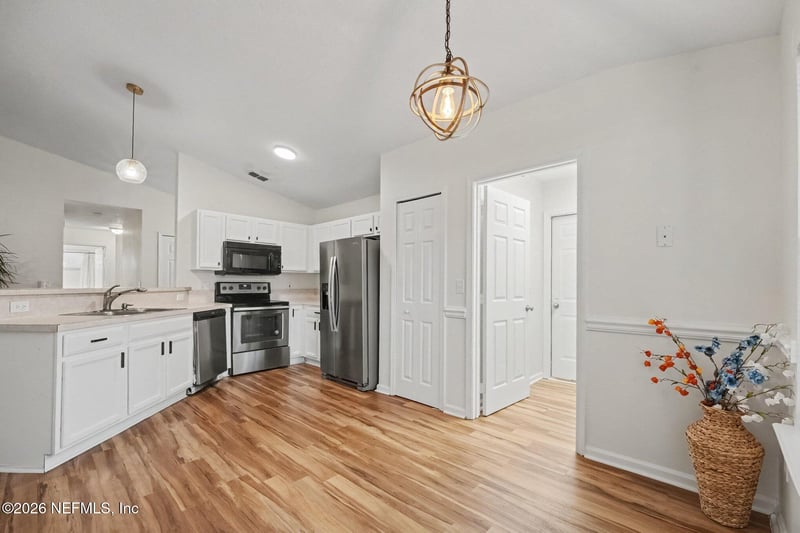 11337 Salt Pond Dr E, Jacksonville, FL 32219