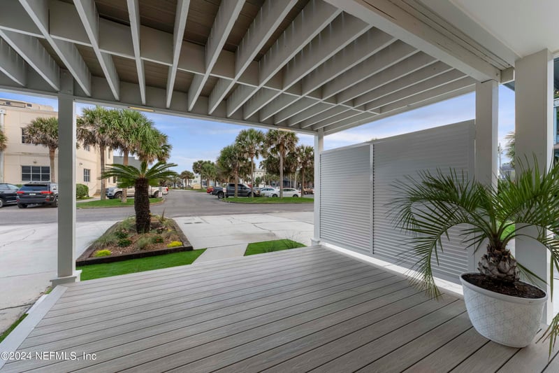 114 Hopkins St, Neptune Beach, FL 32266