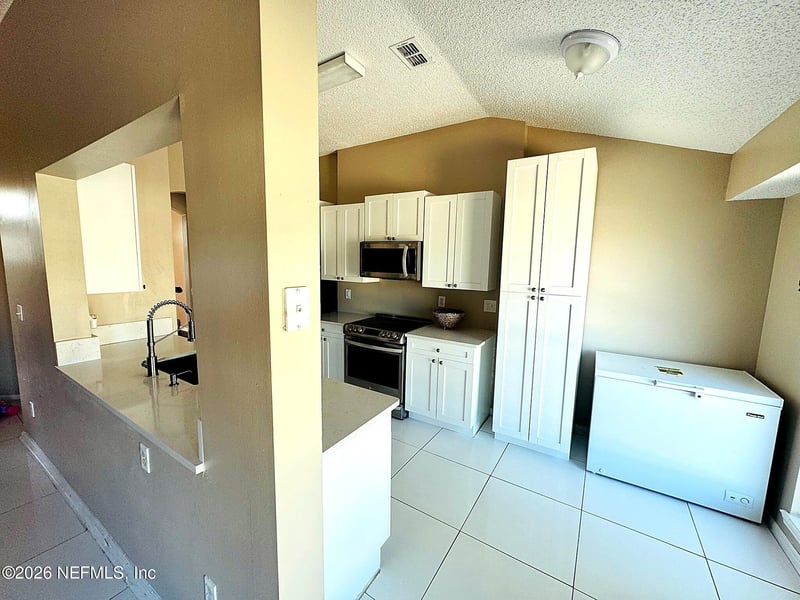 11407 Deep Springs Dr S, Jacksonville, FL 32219