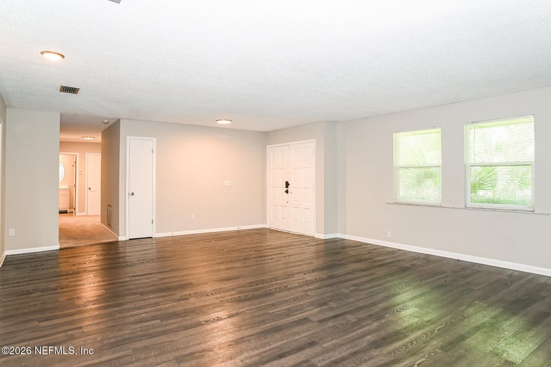 1141 Alderman Rd E, Jacksonville, FL 32211