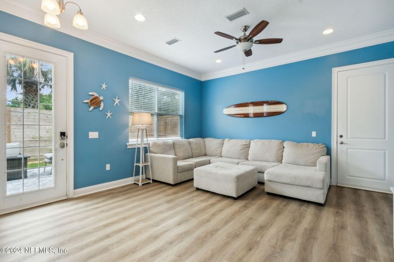 1145 6th St S, Jacksonville Beach, FL 32250