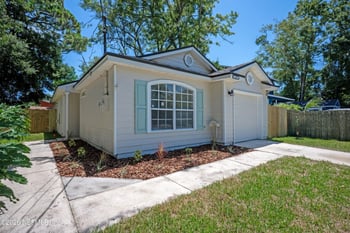 1145 Stocks St, Atlantic Beach, FL 32233