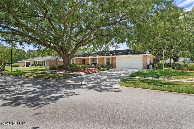 11534 N Ride Cir E, Jacksonville, FL 32223