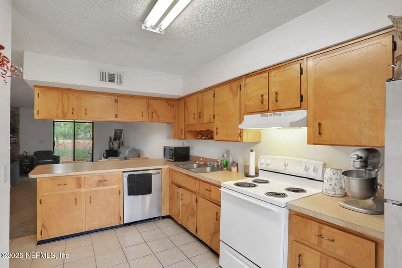 11535 Dunes Way Dr N, Jacksonville, FL 32225
