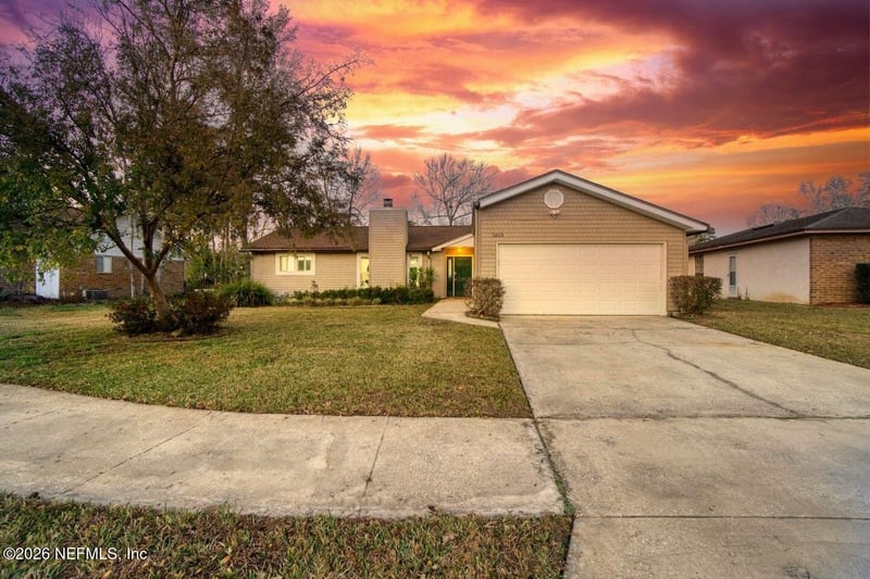 11613 Lake Ride Dr, Jacksonville, FL 32223