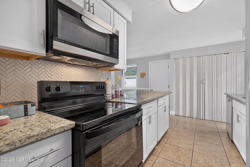 11622 White Horse Rd, Jacksonville, FL 32246