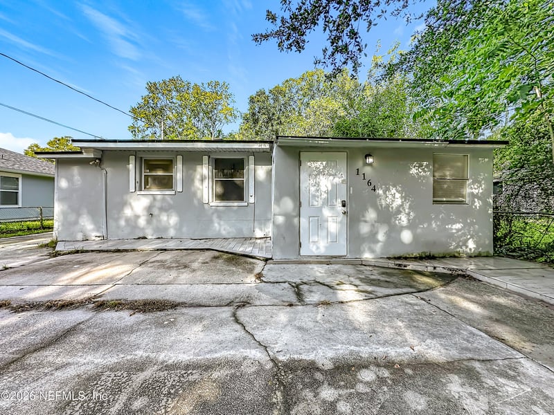 1164 Pangola Dr, Jacksonville, FL 32205