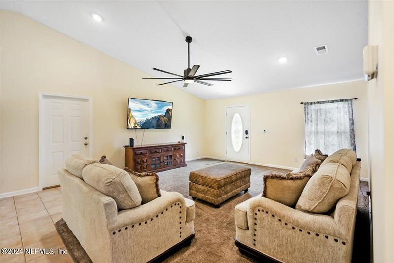 11657 Alta Cir E, Jacksonville, FL 32226