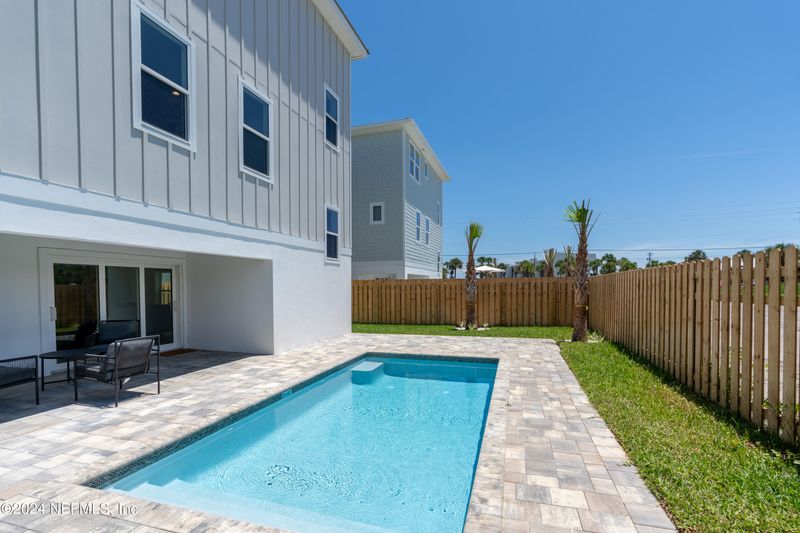 117 5th St, St Augustine Beach, FL 32080