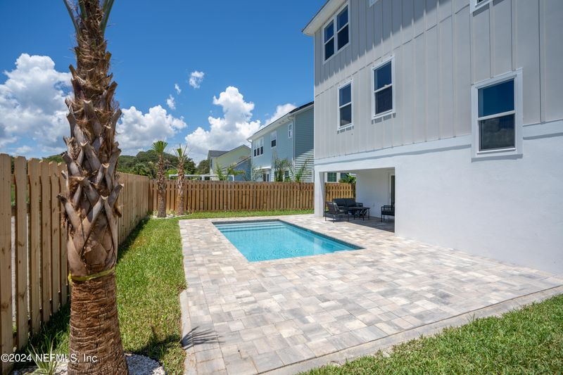 117 5th St, St Augustine Beach, FL 32080