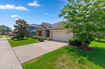 11716 Parker Lakes Dr, Jacksonville, FL 32221