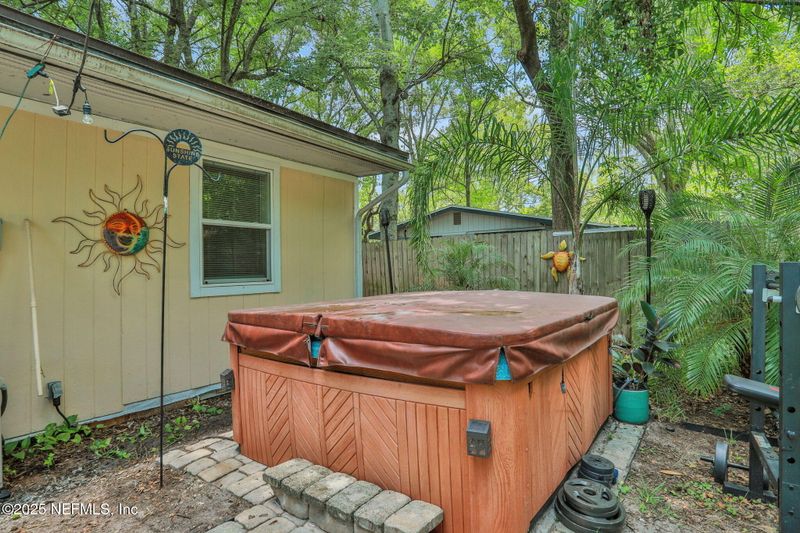 1175 Pangola Dr, Jacksonville, FL 32205