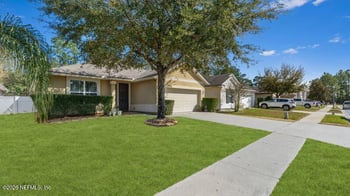 11768 Lake Bend Cir, Jacksonville, FL 32218