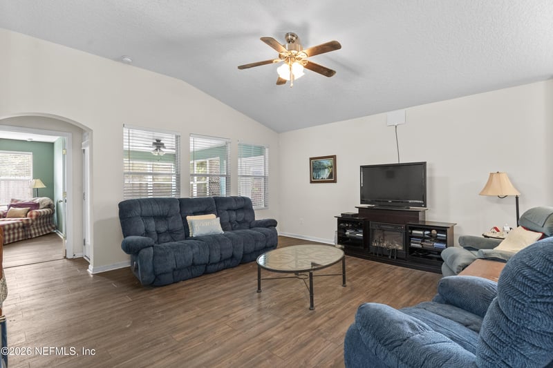 11779 Blueberry Ln, Macclenny, FL 32063