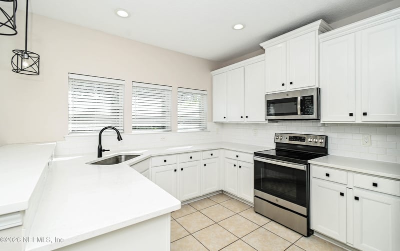 11793 Huckleberry Trl E, Macclenny, FL 32063