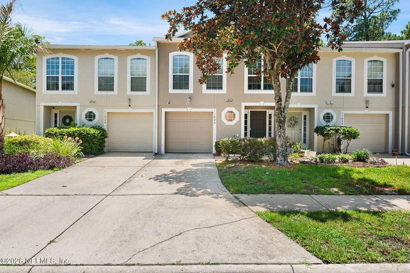 11826 Lake Bend Cir, Jacksonville, FL 32218