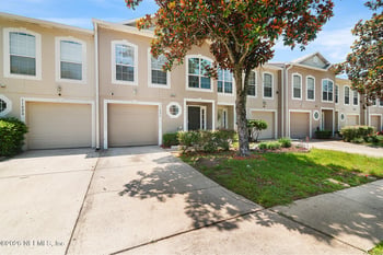11826 Lake Bend Cir, Jacksonville, FL 32218