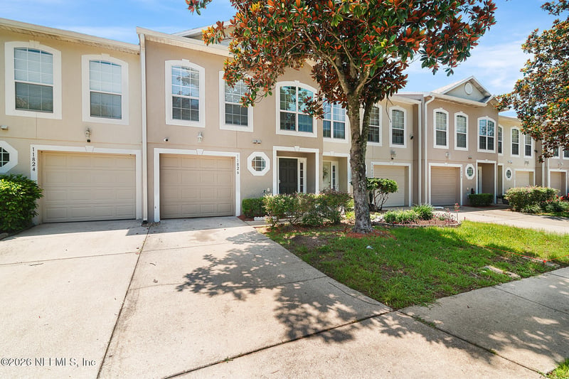 11826 Lake Bend Cir, Jacksonville, FL 32218