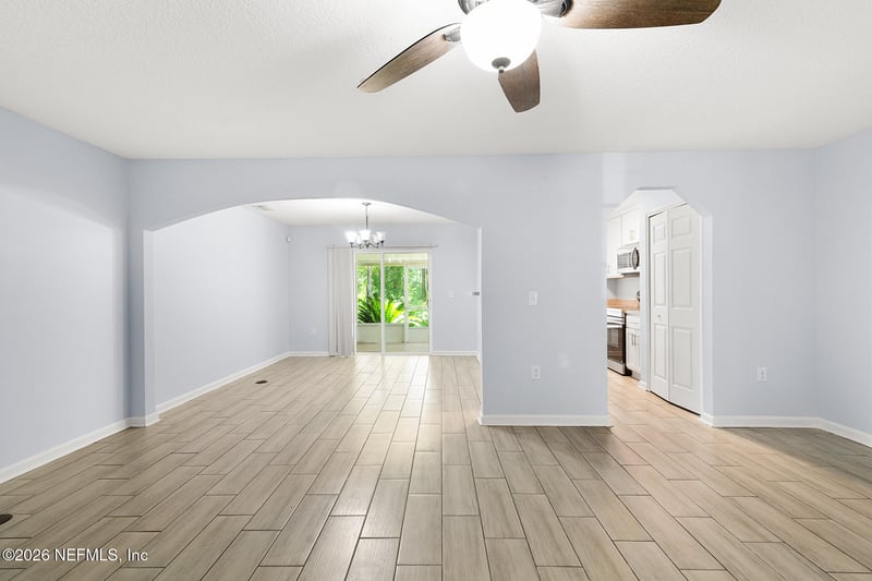 11826 Lake Bend Cir, Jacksonville, FL 32218