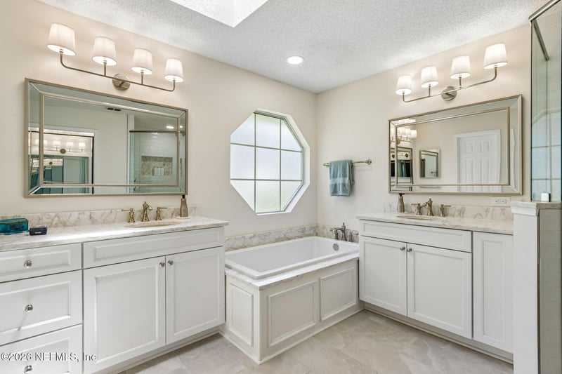 11849 Clearwater Oaks Dr W, Jacksonville, FL 32223