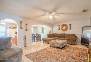 11898 Lake Bend Cir, Jacksonville, FL 32218