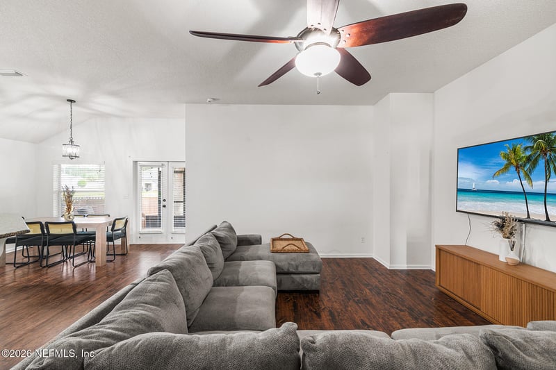 11941 Hayden Lakes Cir, Jacksonville, FL 32218