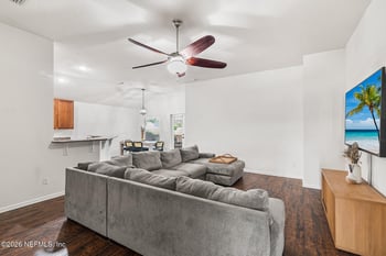 11941 Hayden Lakes Cir, Jacksonville, FL 32218
