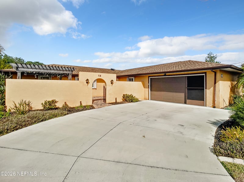 12 Collinson Ct, Palm Coast, FL 32137
