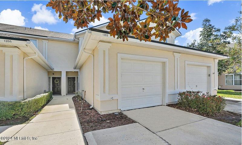 1203 Southern Stream Ct, St Johns, FL 32259