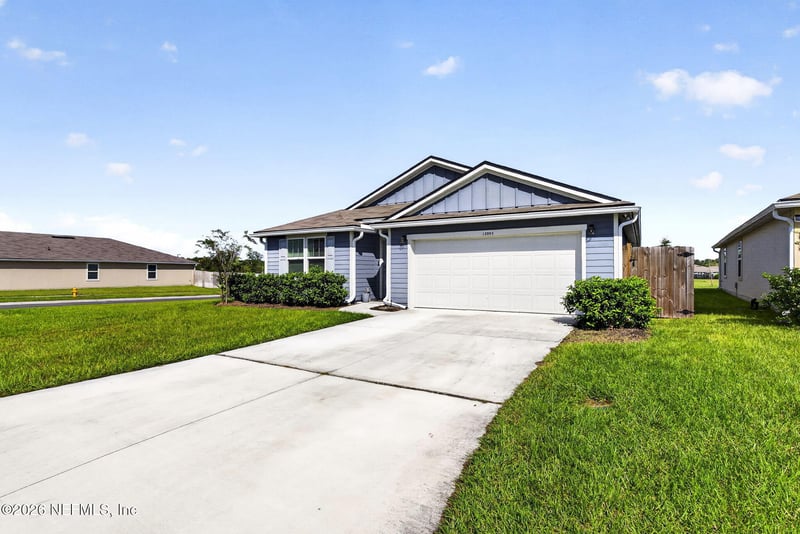 12093 Green Thicket Ln, Jacksonville, FL 32219