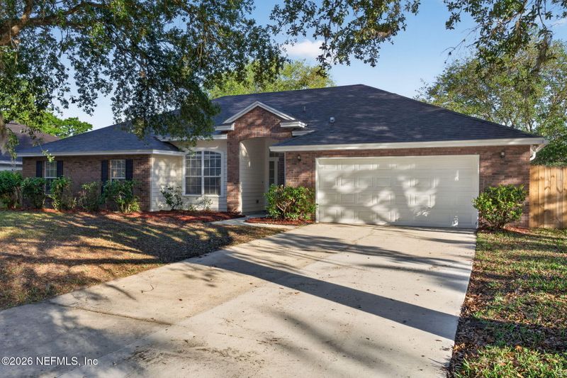 121 E Nottingham Dr, St Johns, FL 32259