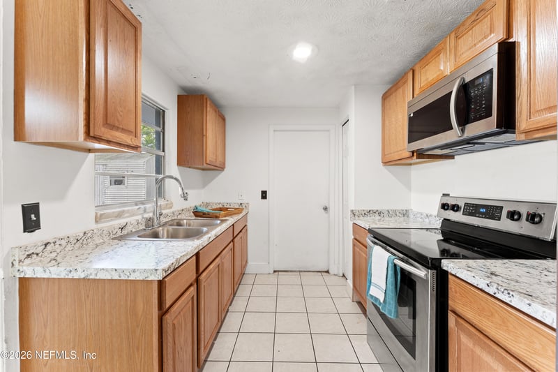 1214 Cimmaron Dr, Orange Park, FL 32065